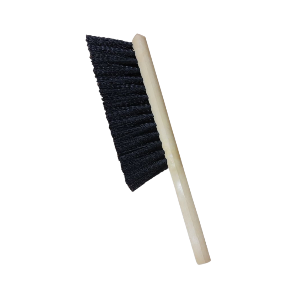 PLASTIC BRUSH WITH LONG BRISTLES FOR CURTAINS AND BLINDS