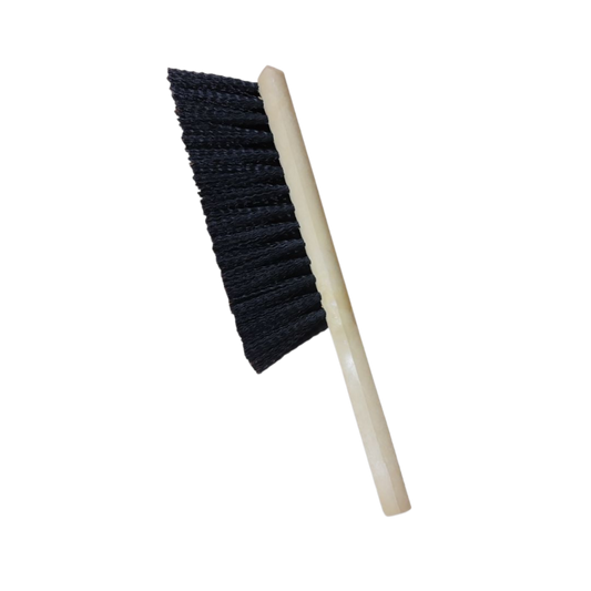 PLASTIC BRUSH WITH LONG BRISTLES FOR CURTAINS AND BLINDS
